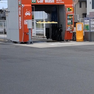 コンビニに洗車機と掃除機