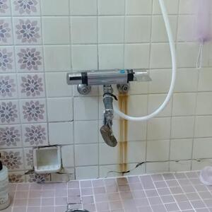 水漏れ修理依頼　お風呂の水栓金具