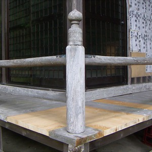 御前崎市　神社の床板補修工事　賽銭箱　おふだ等施工事例